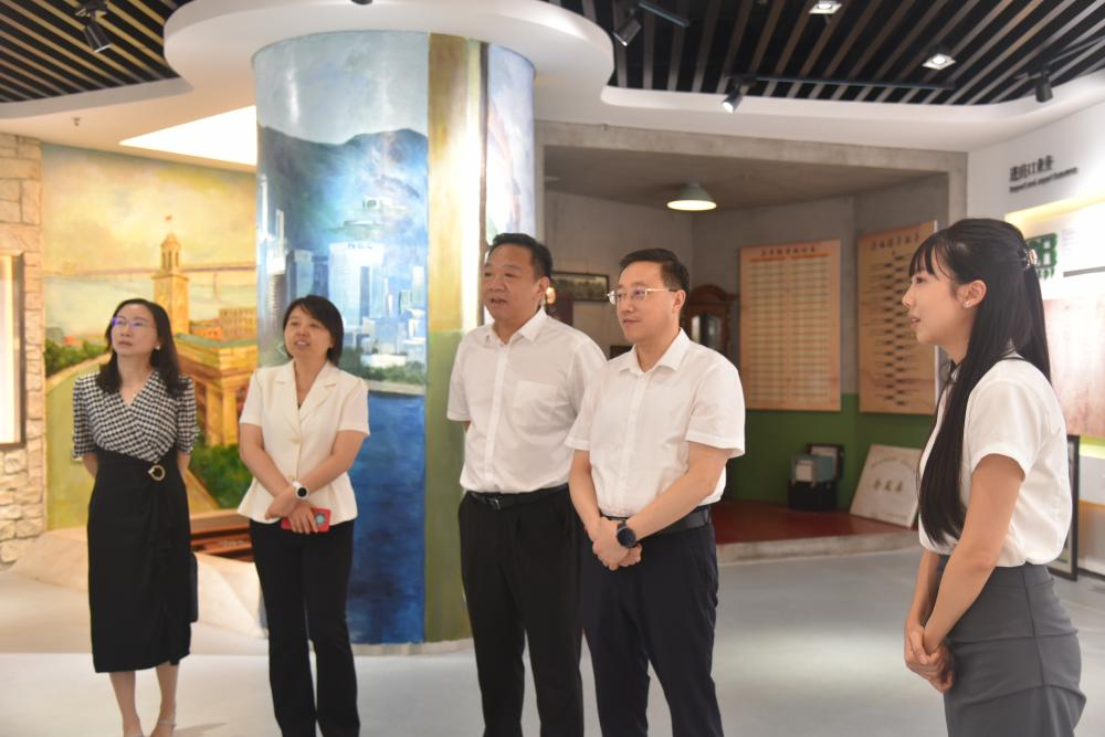 趙芝斌赴省糧油進(jìn)出口集團(tuán)、 農(nóng)發(fā)畜牧集...